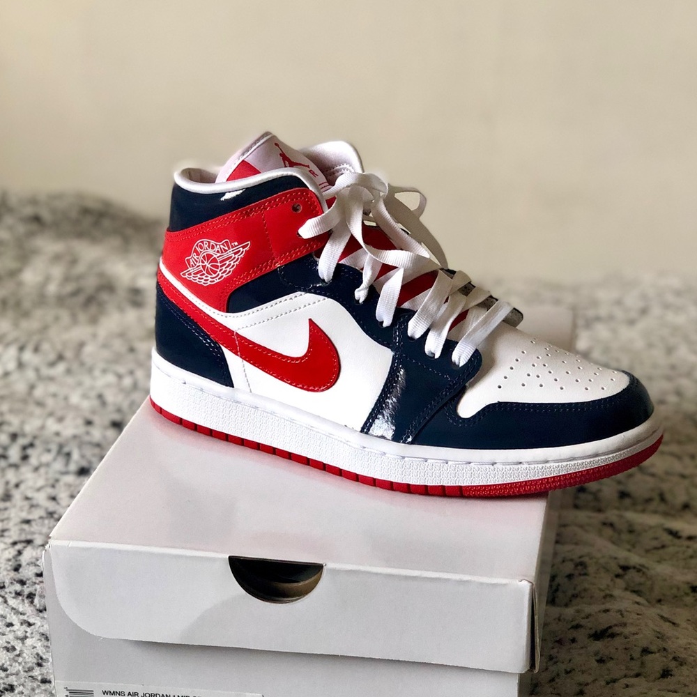 Jordan 1 Mid SE - University Red and White